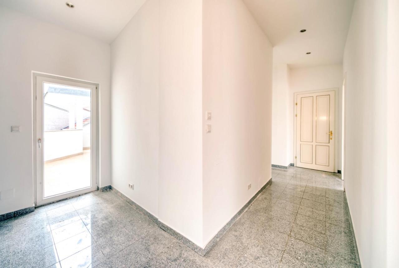 Appartement 3 Bedroom Penthouse Ideal For Large Groups, 112 Vienne